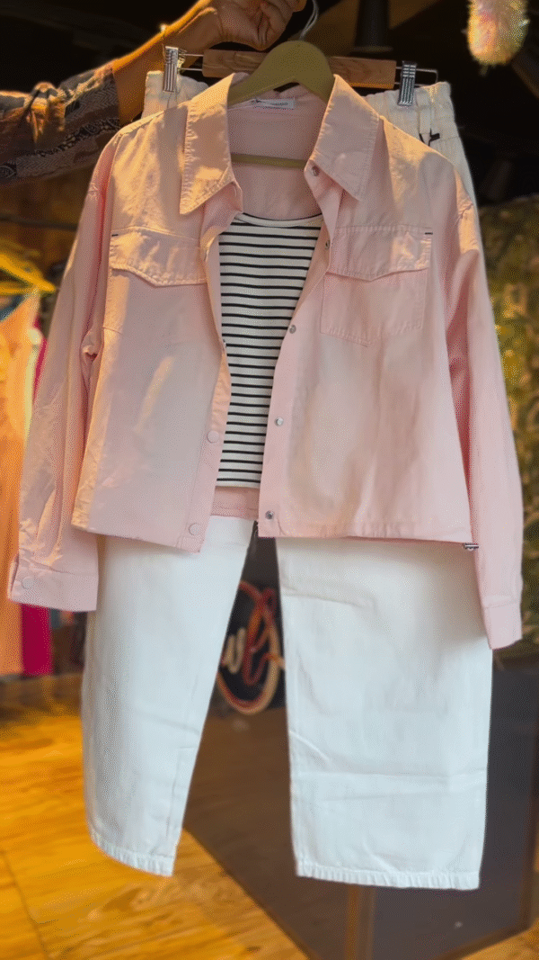 Effortless Chic – Soft Pastels with a Casual Twist