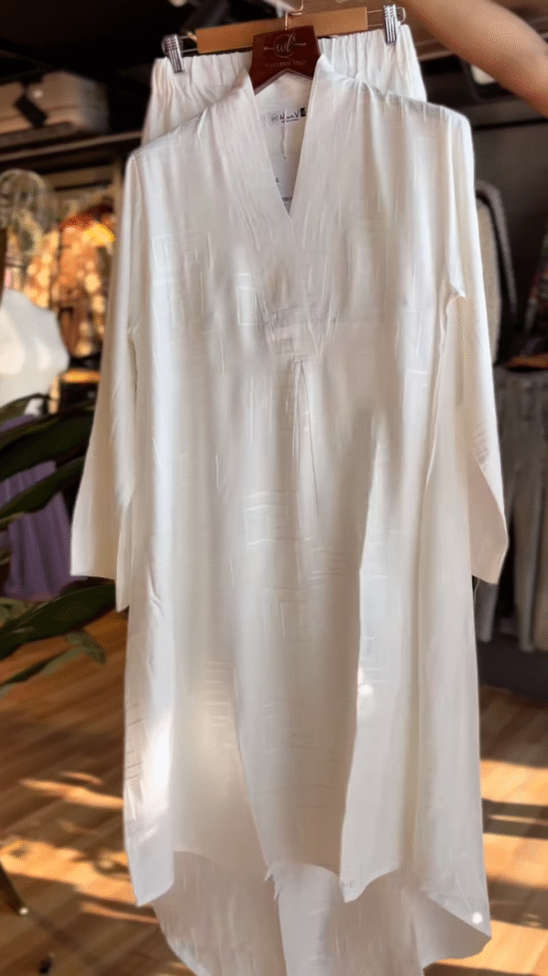 Ivory Mist Co-Ord Set – Where Minimalism Meets Elegance