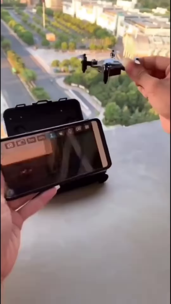 Mini Foldable Drone with Camera Controlled by Smartphone - Portable and Easy to Use