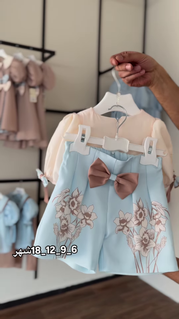 Adorable Floral Print Baby Girl Shorts Set with Bow Detail - Image 2