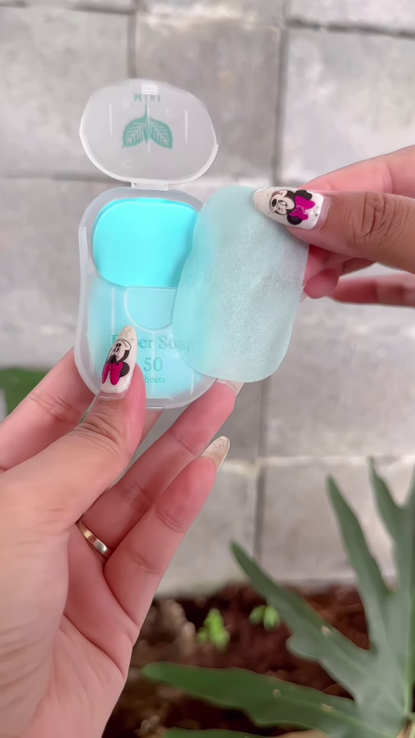 Convenient Disposable Paper Soap Sheets for Travel and On-the-Go Handwashing - Image 4