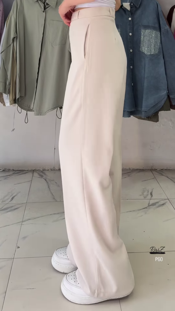 High-Waisted Wide-Leg Trousers in Solid Earth Tone - Image 5