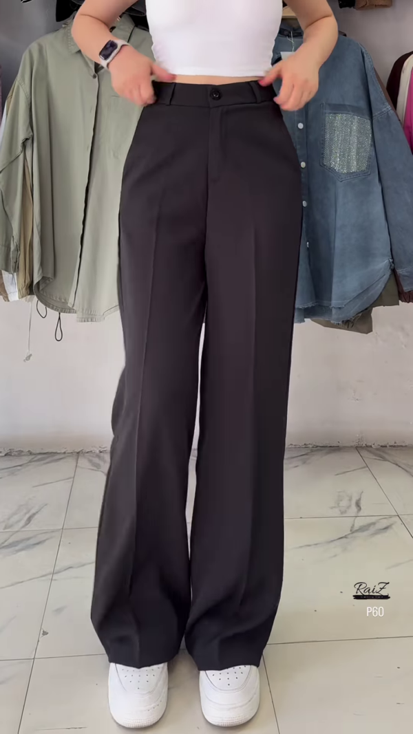 High-Waisted Wide-Leg Trousers in Solid Earth Tone - Image 4