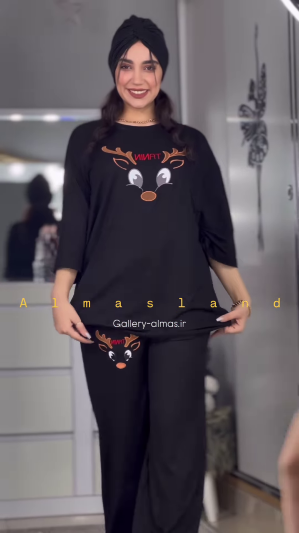 Cozy Reindeer Graphic Pajama Set with Long Sleeves and Pants - Image 5