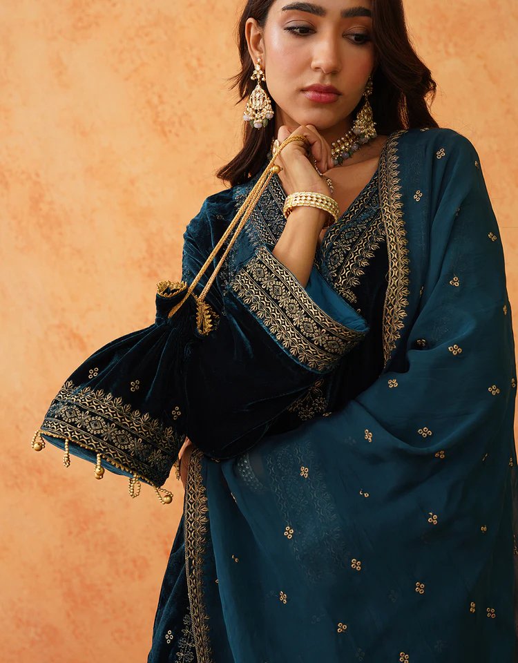 DSC04066_e5bc0a42-e6ff-4c42-8216-064d494eb311_750x960_crop_center