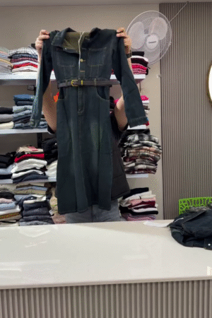 Dark Wash Belted Denim Shirt Dress with Long Sleeves and Front Pockets 🔵👗