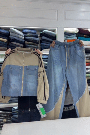 Denim Pulse: Zipped Contrast Jacket with Fray-Edge Flow” 👖🌀🧥