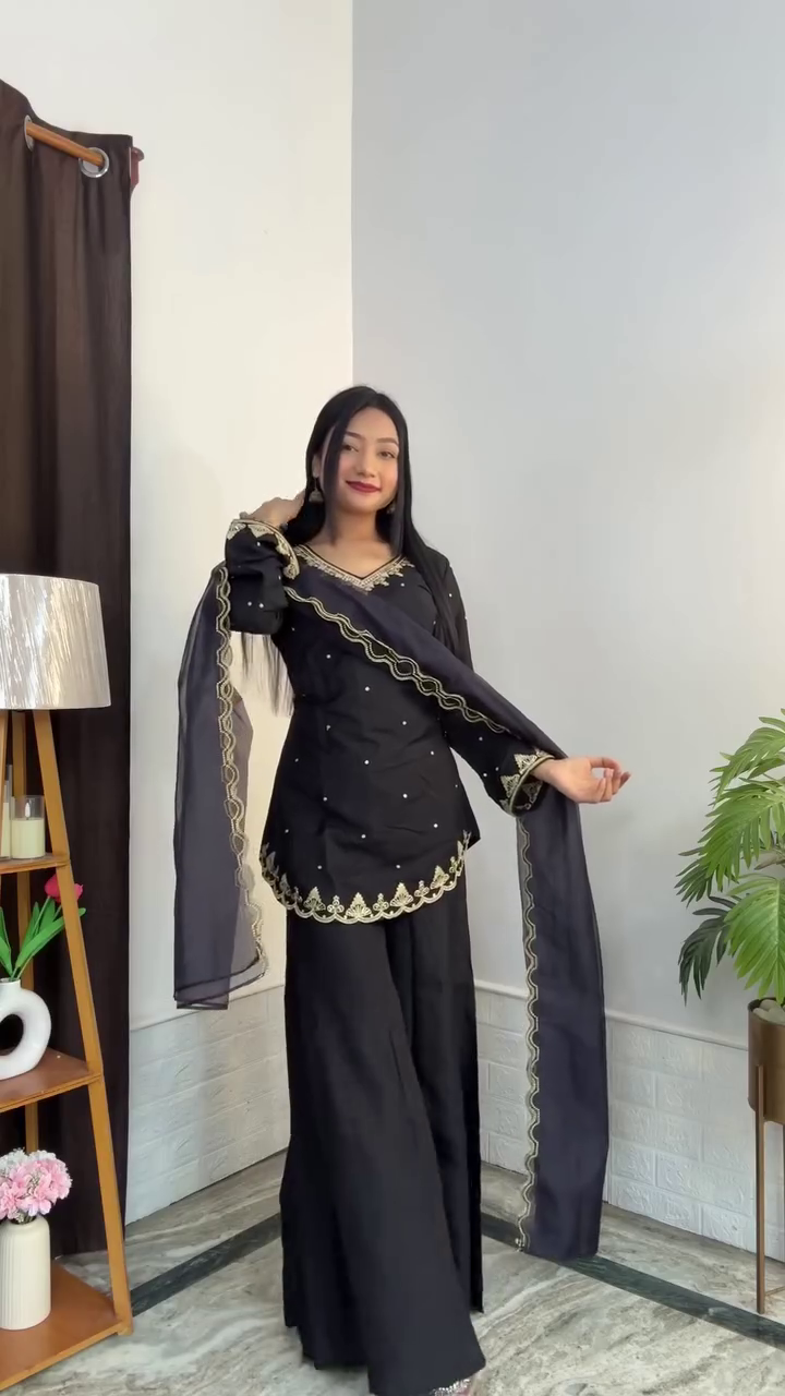 Elegant Black & Gold Embroidered Festive Kurta Palazzo Set with Sheer Border Dupatta โ Full Sleeve Ethnic Occasion Wear Ensemble ๐คโจ๐