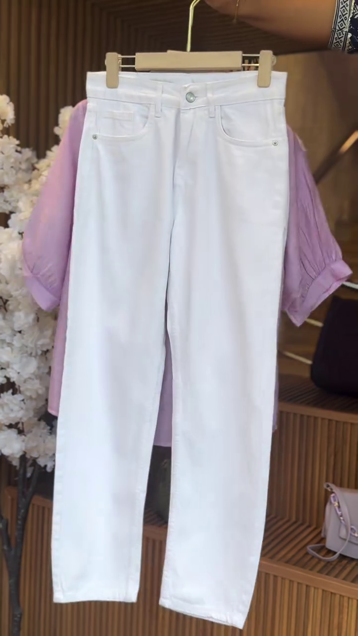 Soft Lilac V-Neck Floral Appliqué Half Sleeve Tunic Top with Decorative Metal Accent & White Straight Pants Co-Ord Set 💜🌸✨ - Image 2